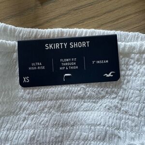 white - Hollister Skirty short NWT Size XS